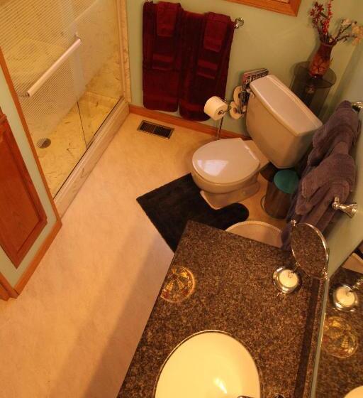 اتاق استاندارد, A Garden Stroll Bed & Breakfast