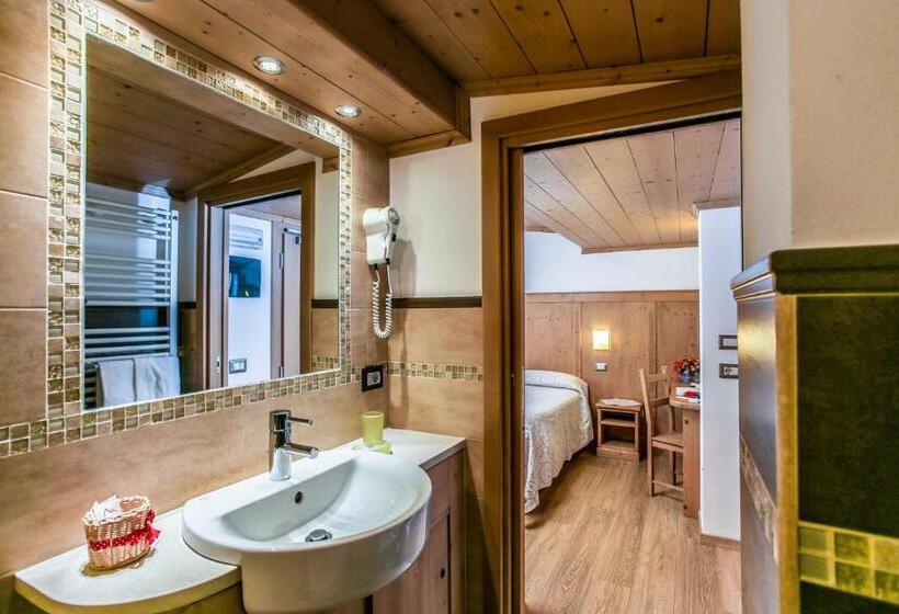 Номер Deluxe с Балконом, Albergo Adele
