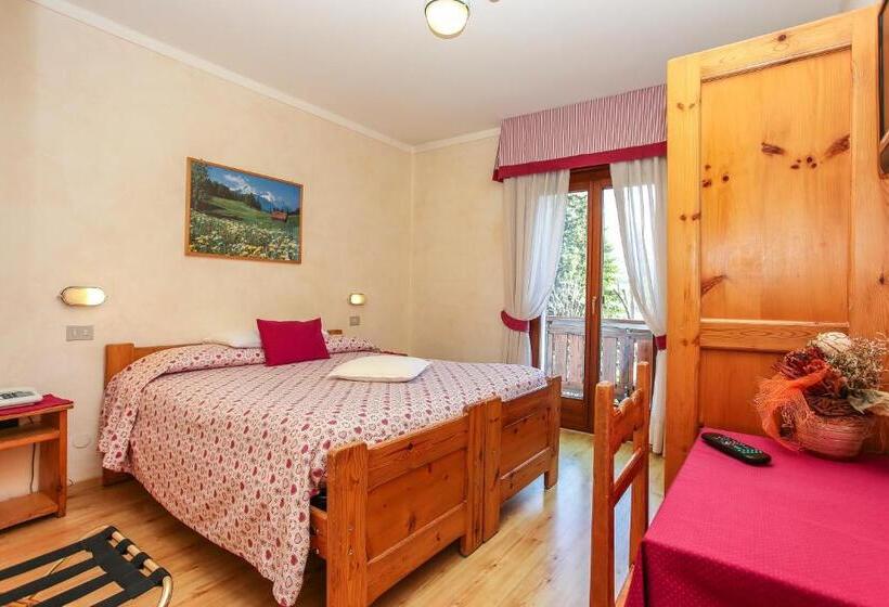 Номер Стандарт с Балконом, Albergo Adele