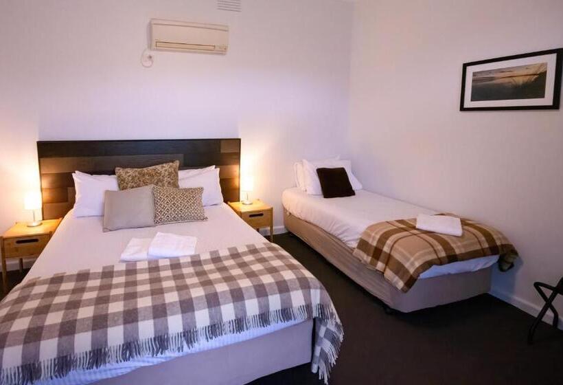 Номер Стандарт с Гидромассажем, Meeniyan Motel