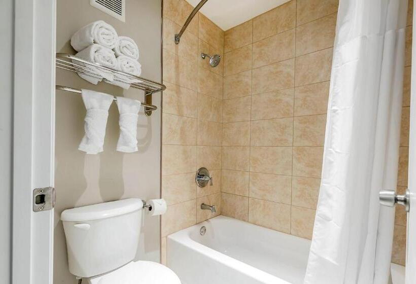 Номер Стандарт 2 Двуспальные Кровати, Quality Inn & Suites Kissimmee By The Lake