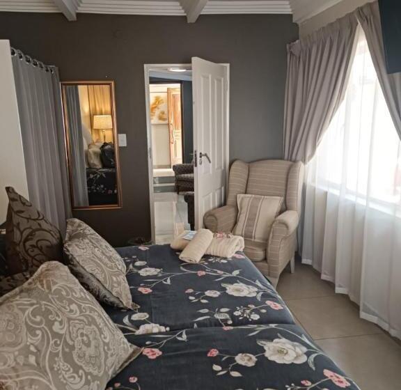חדר דלוקס, The Flamingo Suite At Frederick S Place