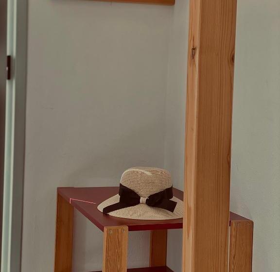 اتاق استاندارد چهار تخته با چشمانداز دریا, Casablanca Rooms Dhërmi
