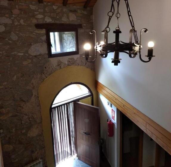 Трехместный Номер Стандарт с Балконом, Casa Rural Borrenes Las Médulas