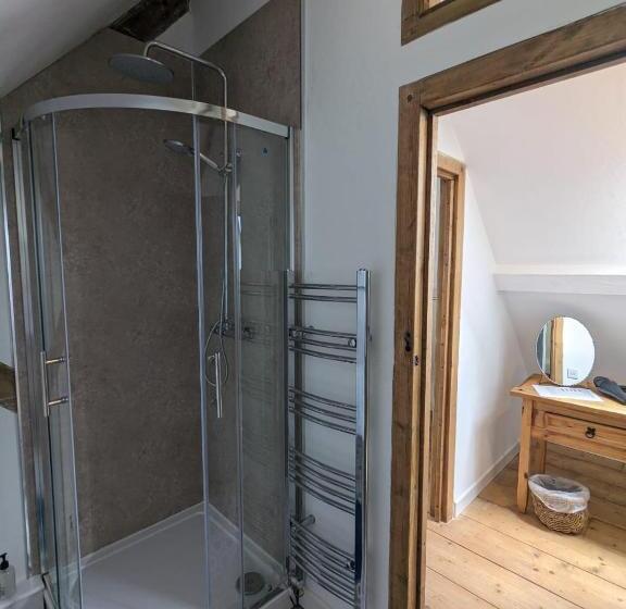Номер Стандарт, Regilbury Court, Grooms House