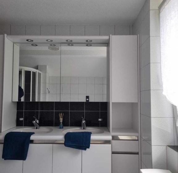 Номер Стандарт Совместная Ванная, Haus Biasca