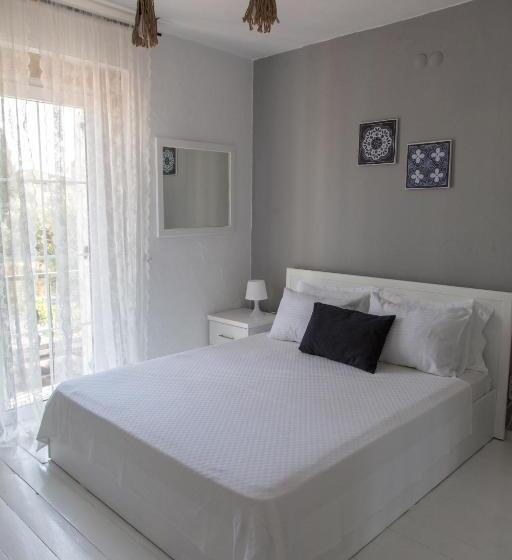 اتاق استاندارد با چشم‌انداز استخر, Purlen Otel