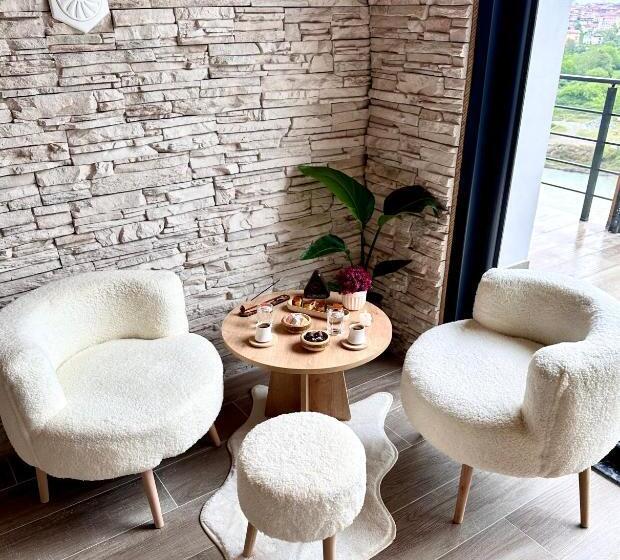 بانگلوی استاندارد, Ces Bungalov