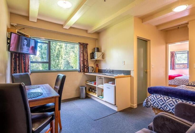 스위트, Kakapo Lodge