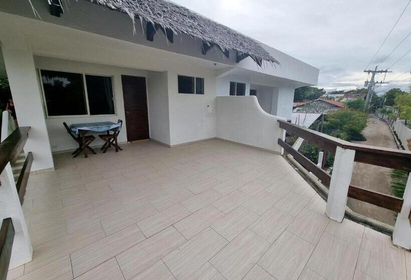 Студио Стандарт с Балконом, Angelina Beach Resort & Italian Restaurant Malapascua