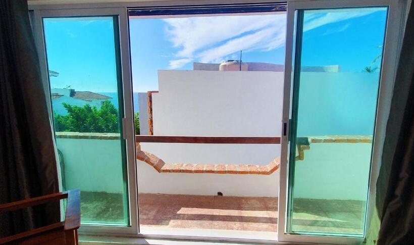 اتاق استاندارد با تخت بزرگ, Hill House Mazatlan   Bed & Breakfast