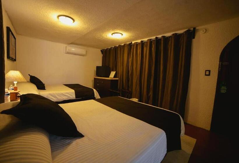 Economy Quadruple Room, Hill House Mazatlan   Bed & Breakfast