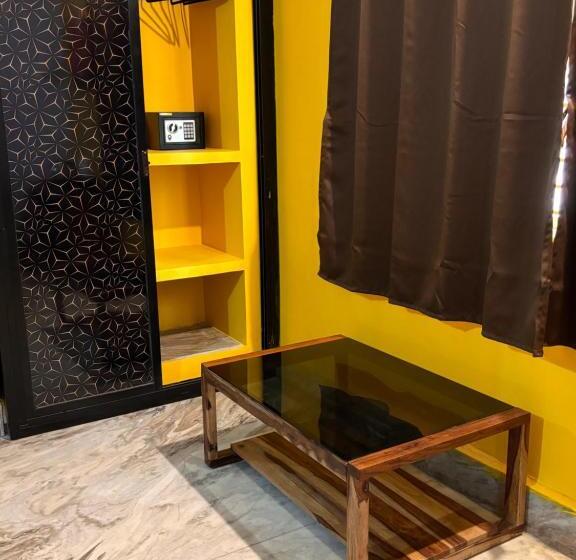 اتاق لوکس, Dee Dash Inn
