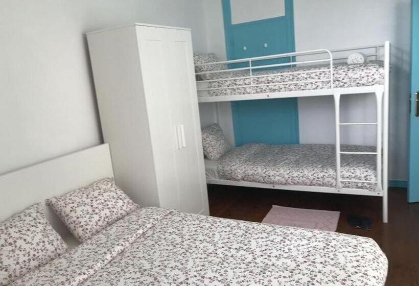 اتاق خانوادگی, Kuti Hostel