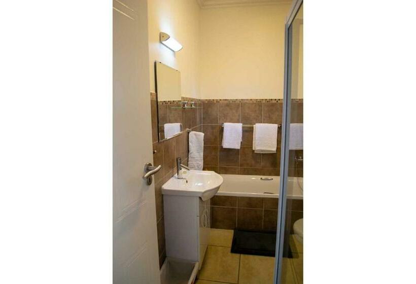 Номер Deluxe, Amohela Guesthouse