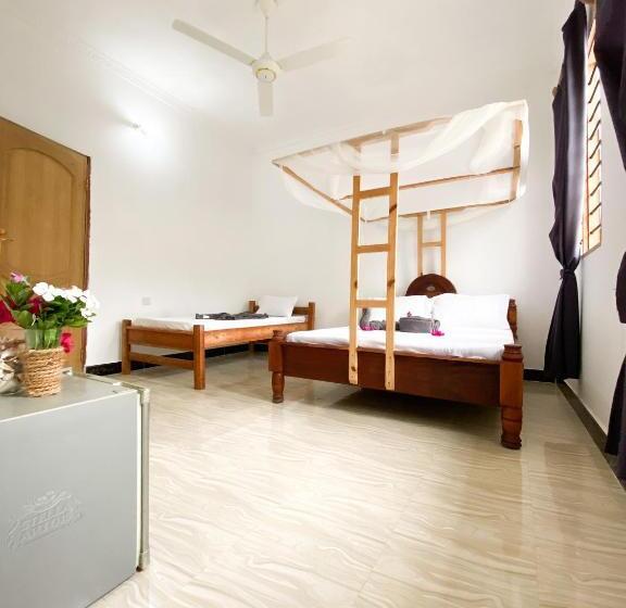 Семейный Номер, Lighthouse Guesthouse
