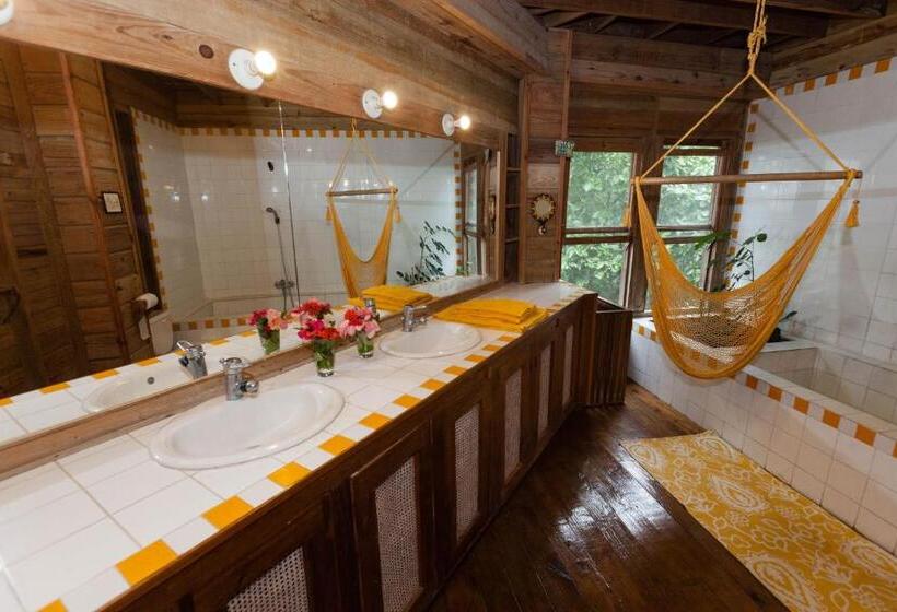 اتاق خانوادگی با چشم‌انداز دریا, Roatan Bed & Breakfast Apartments