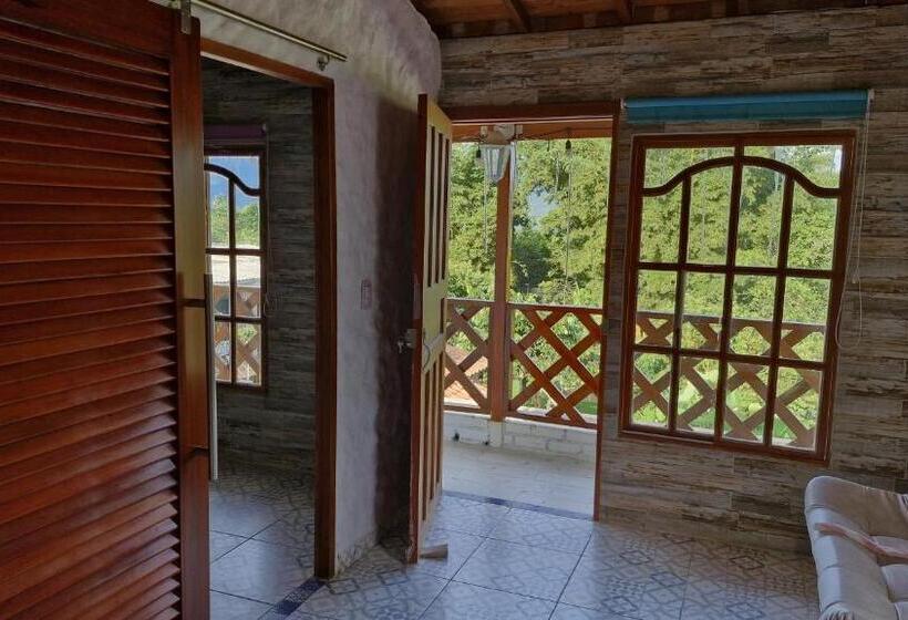정원 전망 4인용 스탠다드 룸, Birdsong Lodge