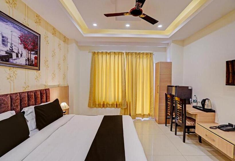 패밀리 룸, Grow India Taark Near Igi Airport
