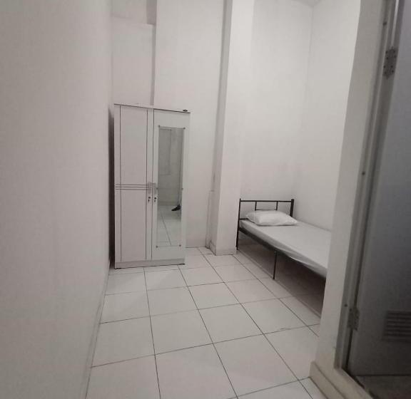 Номер Economy Индивидуальный, Almic Guesthouse Bogor