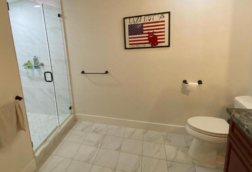 اتاق استاندارد با تخت بزرگ, Riverbank Guesthouse Wilton Manors