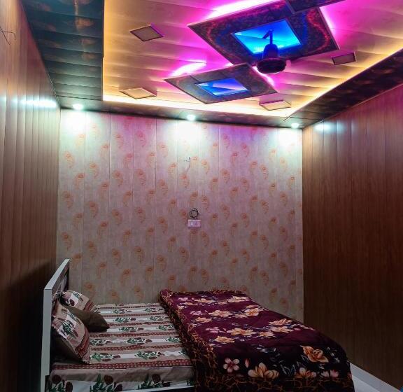 Номер Стандарт, Pari Residency 5 Mint Walking From Shri Ram Janmabhoomi Temple