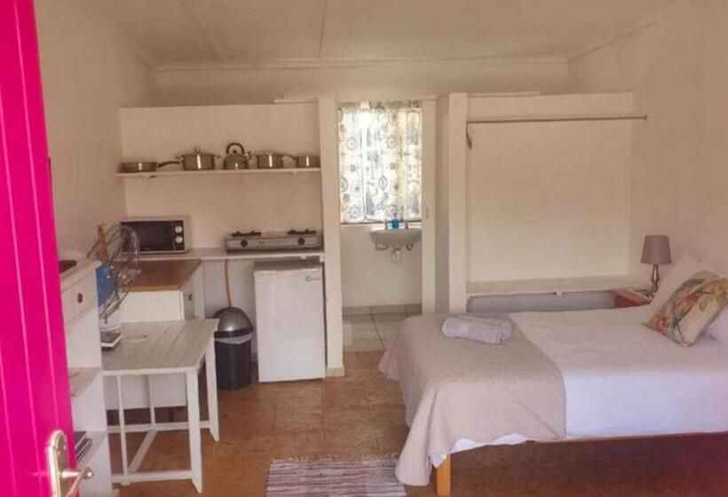 Номер Стандарт Трехместный, Siblings Guesthouse