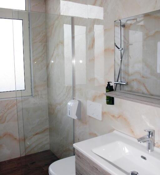 اتاق لوکس چهار تخته, Amh Hotel Durres