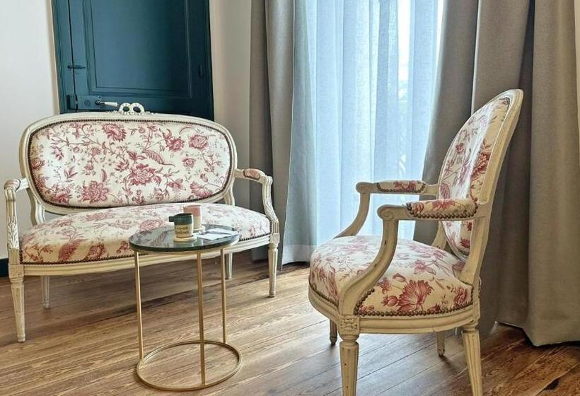 Семейный Номер, Le Manoir Des Perrieres
