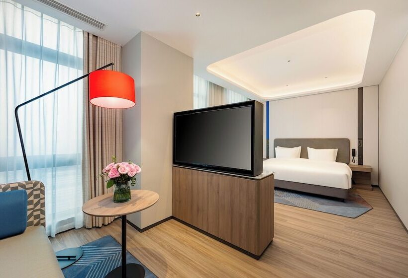 جناح, Holiday Inn Express Haimen City Center, An Ihg