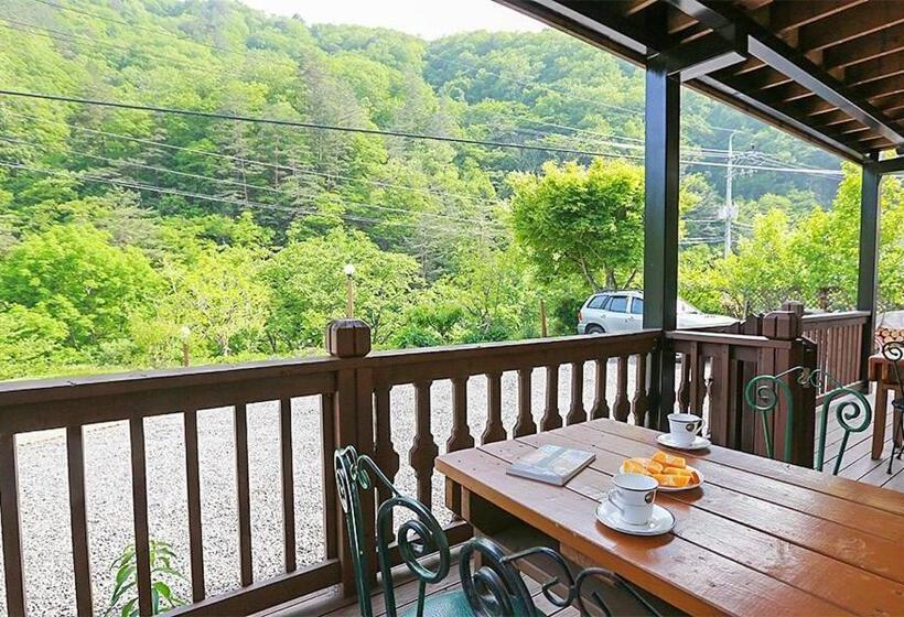 4인용 스탠다드 룸, Yangyang Riverhill Pension