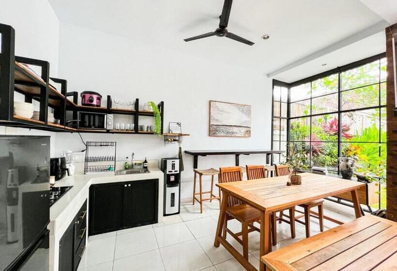 Номер Deluxe, Island Boy Guesthouse N Prime Location In Canggu