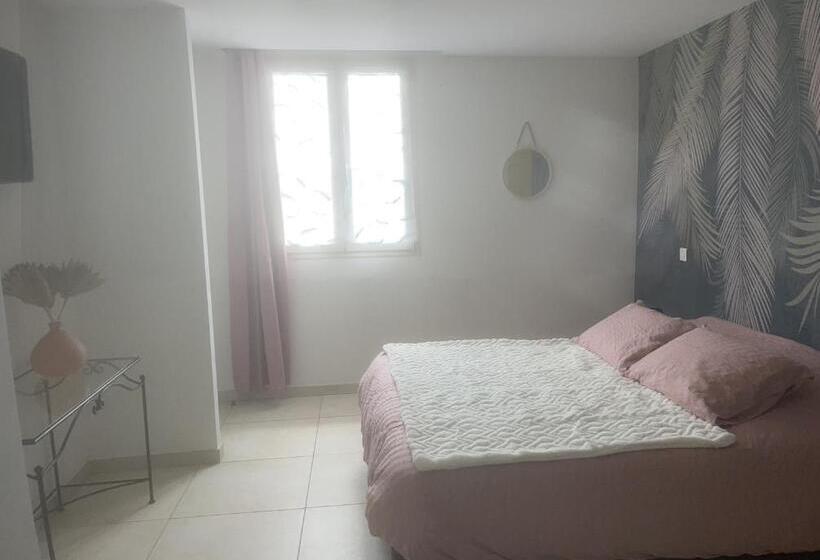 Номер Стандарт Вид на Сад, La Dolce Villa