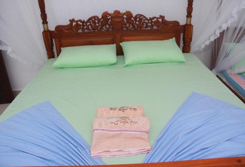 اتاق لوکس, Brave Resort Mirissa