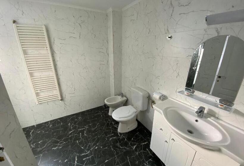 اتاق استاندارد با چشم‌انداز استخر, Cool Breeze   Mamaia Nord
