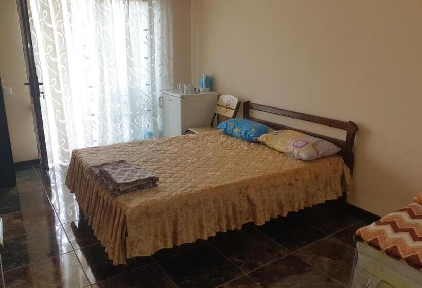 Номер Стандарт Трехместный, Otel Elena
