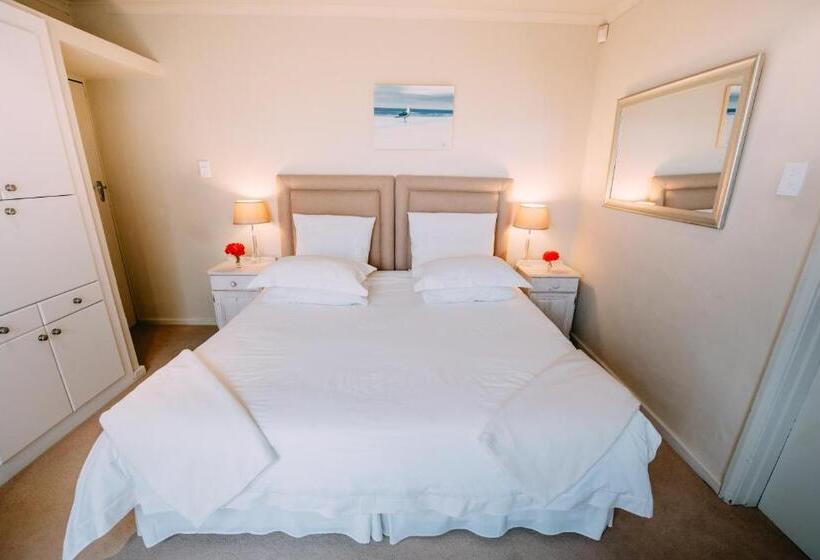 اتاق استاندارد, Dolphins' Playground Beachfront B&b