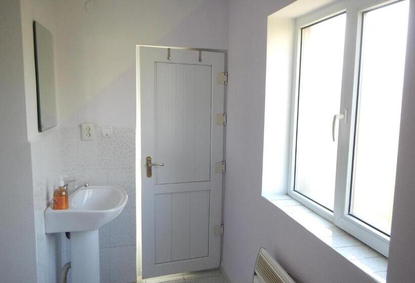 اتاق استاندارد با وان آب گرم, Memo's Boutique Guesthouse