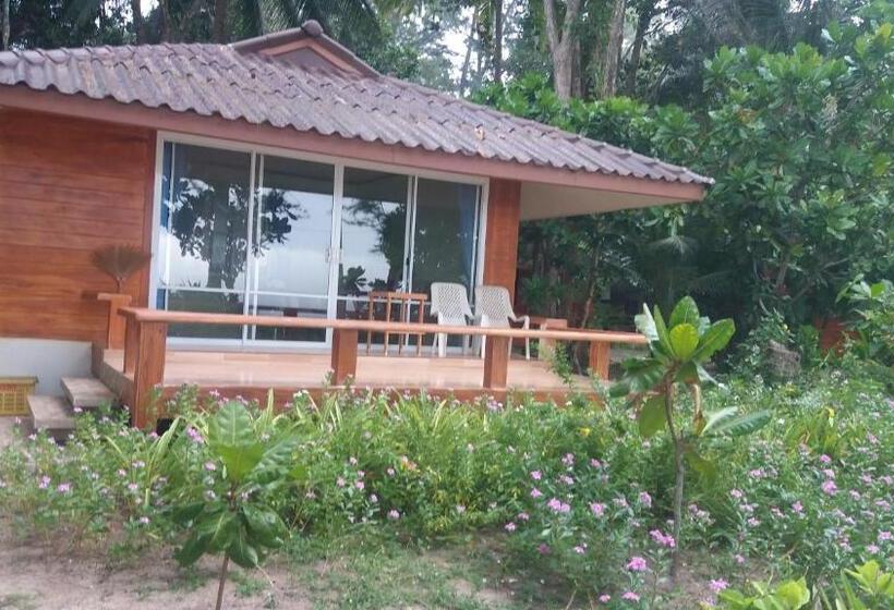 디럭스 방갈로, Phayam Coconut Beach Resort