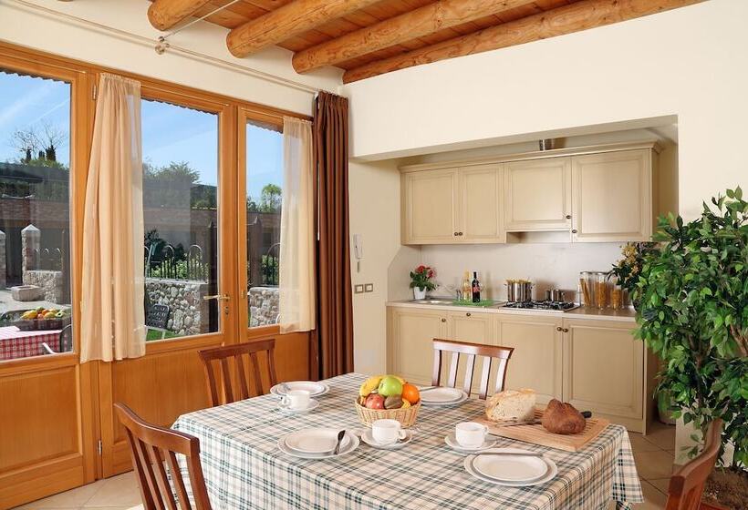 شقة غرفتين, Residence Borgo Mondragon