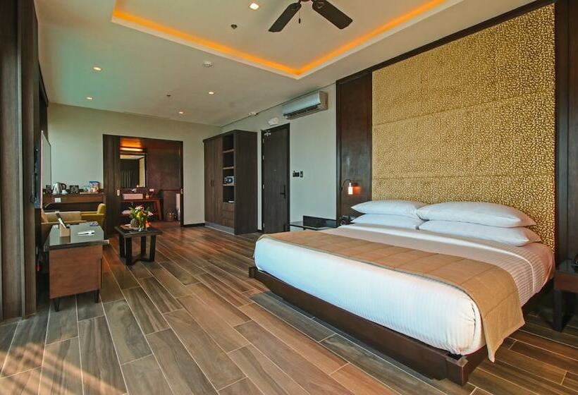 Люкс, Two Seasons Coron Bayside