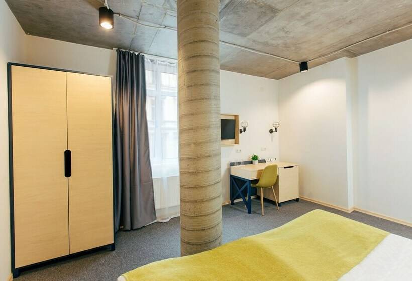 غرفة قياسية مطلة على المدينة, Jam Hotel Hnatyuka