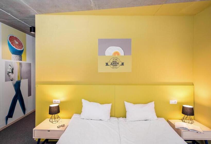 غرفة قياسية مطلة على المدينة, Jam Hotel Hnatyuka