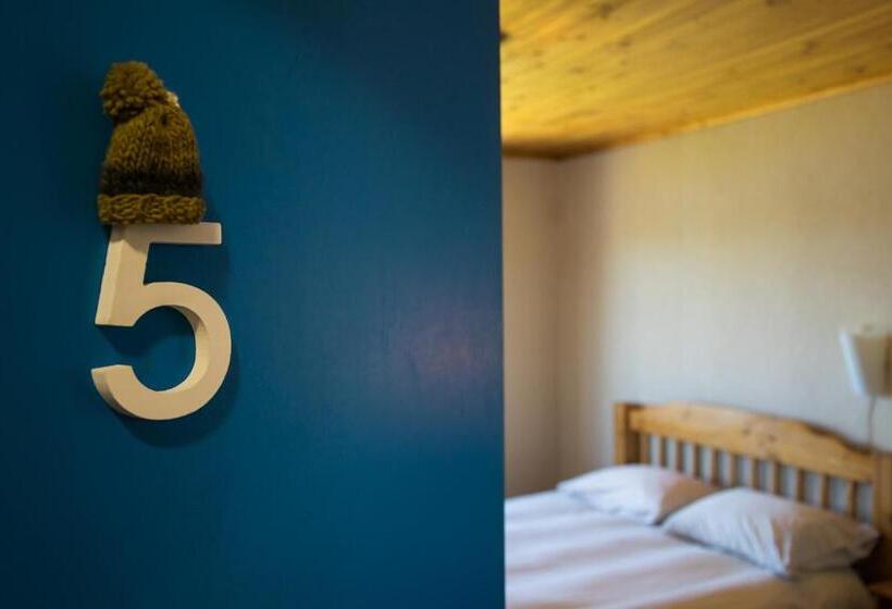 스탠다드 트리픔 룸 공동욕실, Hostal Mundo Nuevo