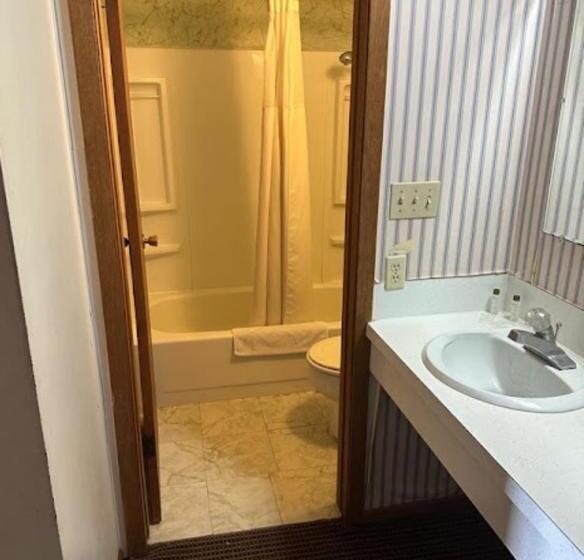 Номер Стандарт 2 Двуспальные Кровати, Love Hotels Western Holiday At Harlan Lake Ne