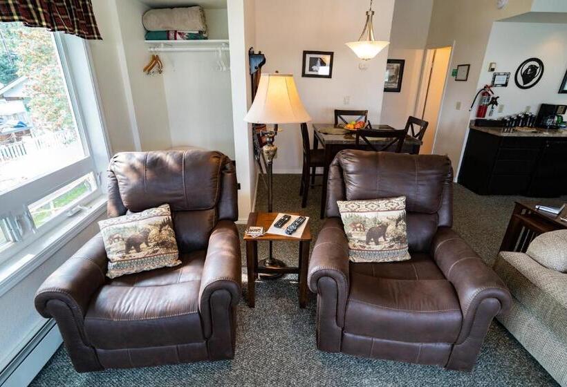 Люкс с Балконом, Bears Den Alaska Lodging