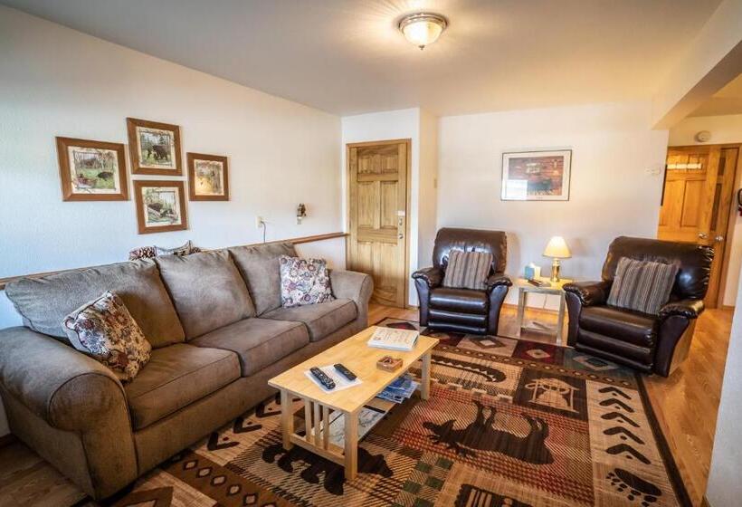 Люкс, Bears Den Alaska Lodging