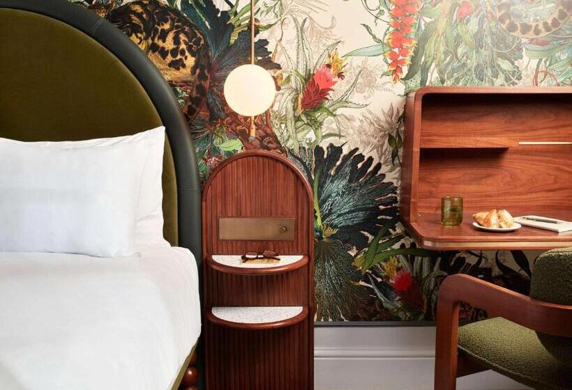 Номер Стандарт, Hyde London City
