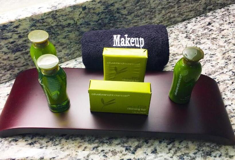Люкс Deluxe Кровать Кинг, Gundersen Hotel & Suites