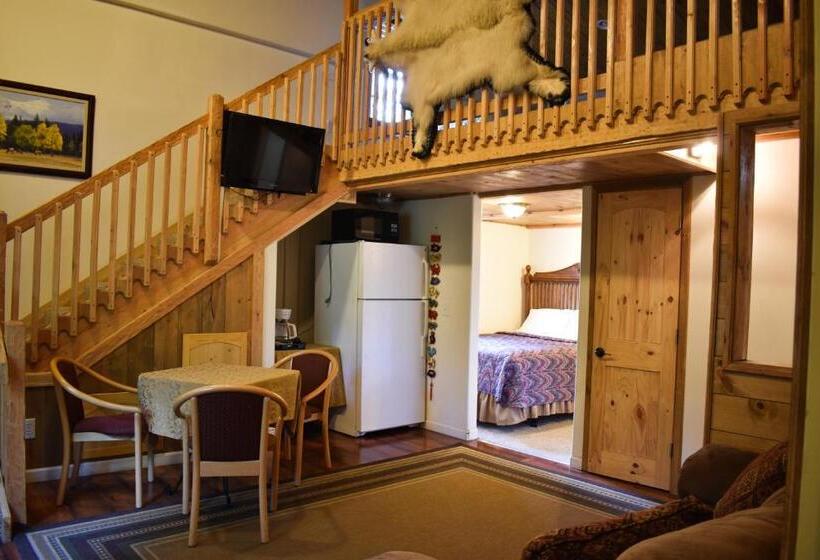 Family Suite, Exit Glacier Lodge